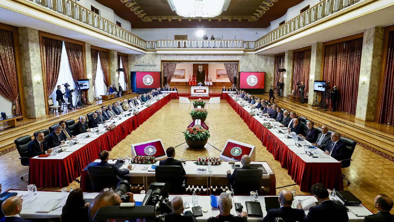 Son Dakika... AKP'den 'İmralı' açıklaması: Ziyarete olumlu bakıyoruz