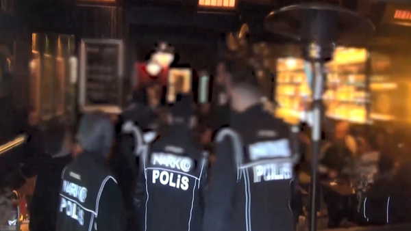 Kadıköy'de eğlence mekanlarına operasyon: İşletme sahipleri de aralarında 100'den fazla gözaltı